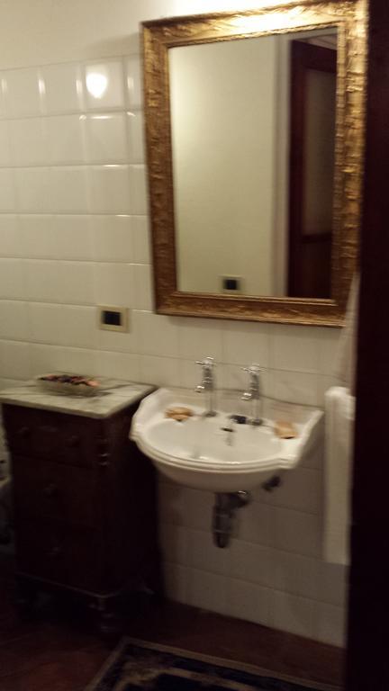 Hotel Palazzo Bizzarri Rapolano Terme Habitación foto
